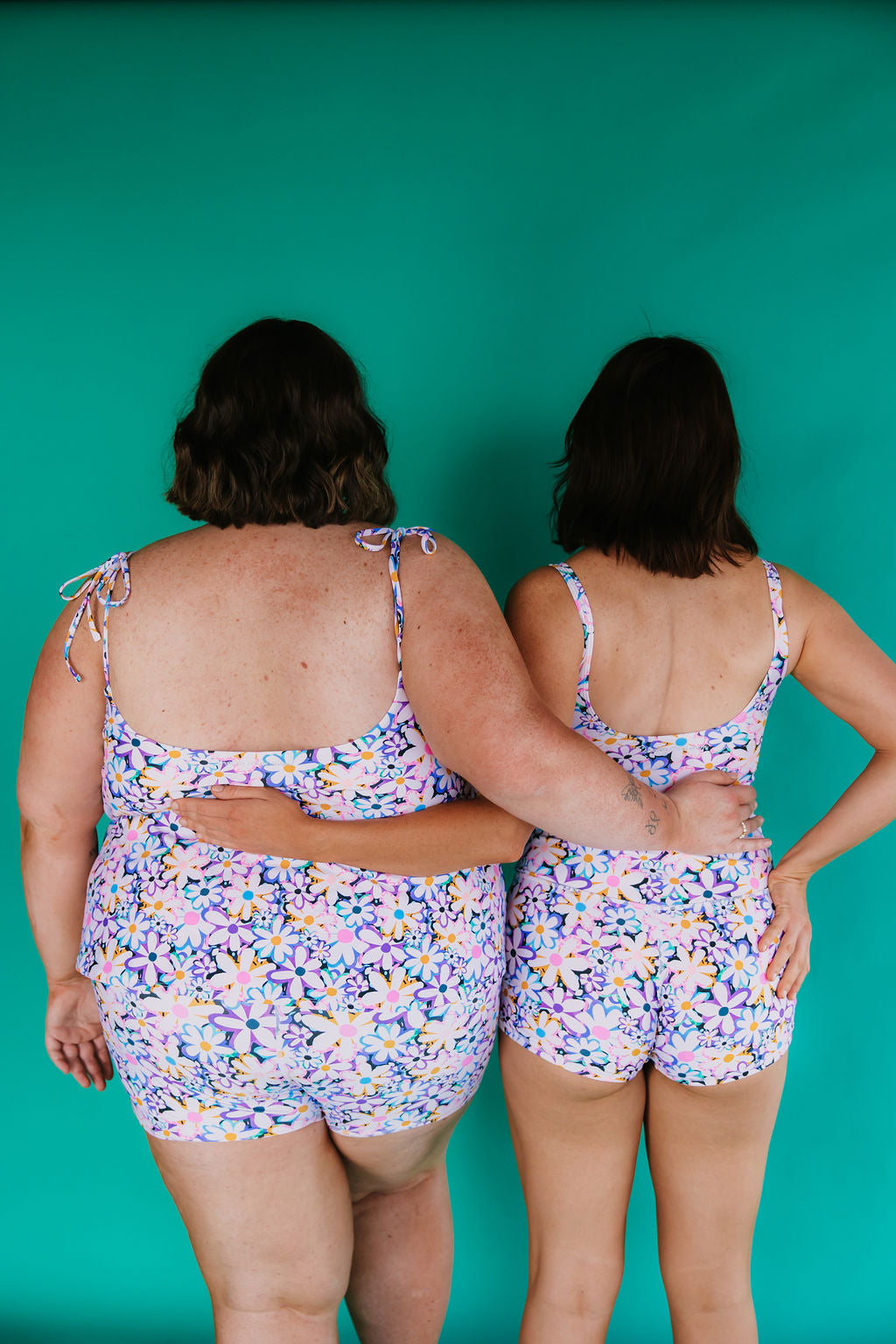 Last Pieces - Swing Top Dozens of Daisies